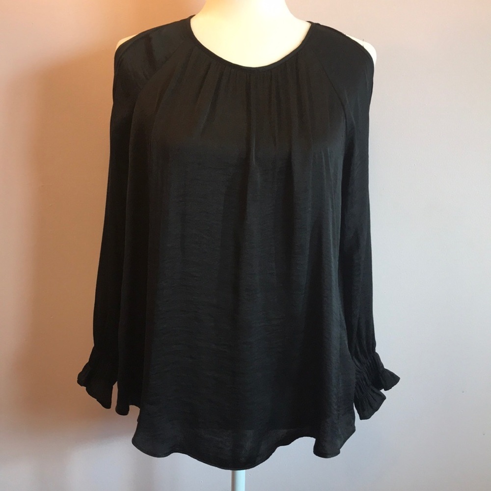 Old Navy Woman’s Open Shoulder Blouse